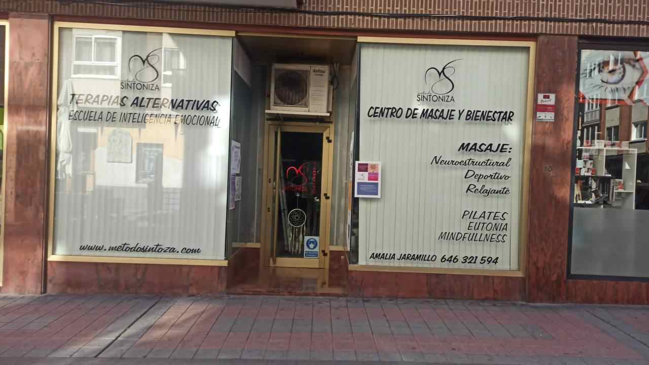 Clase de yoga en Palencia en el centro Método Sintoniza
